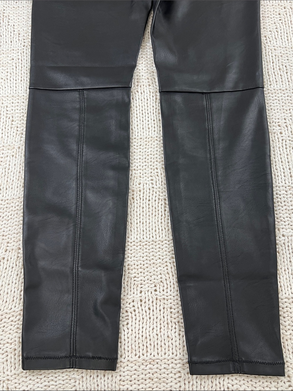 Blank NYC Women’s Black Faux Leather Skinny Jeans - Picture 6 of 12